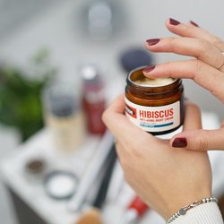 Как правильно подобрать SPF-защиту для предотвращения фотостарения